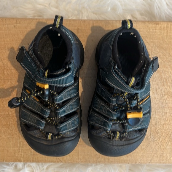 Keen Water Sandals - Picture 2 of 8